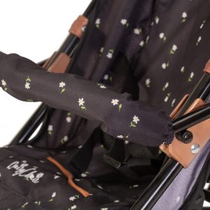 image of the daisy chain zipp max dolls pushchair showing the bumper bar on the front of the pram
