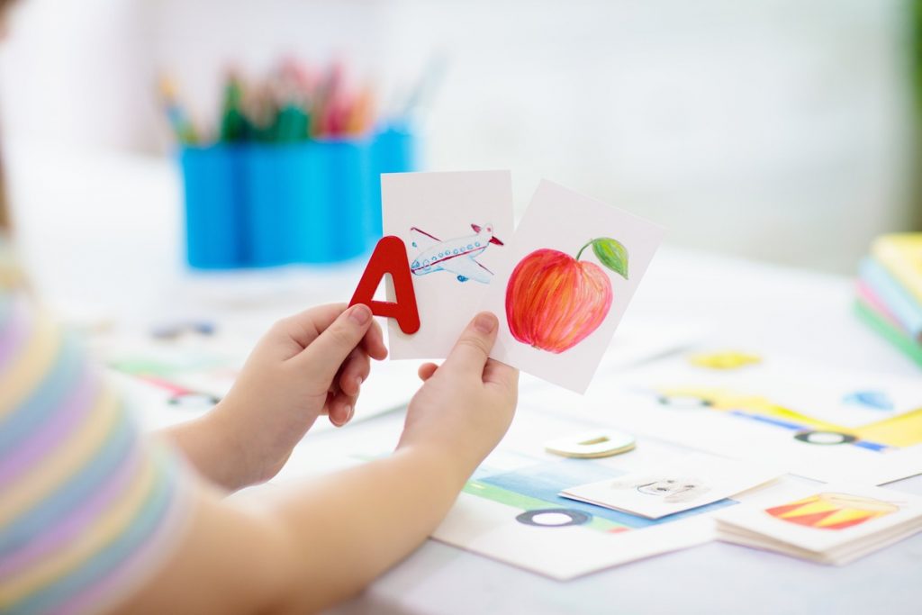 image of childrens learning flash cards